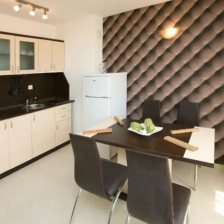 Aparthotel Emerald Paradise